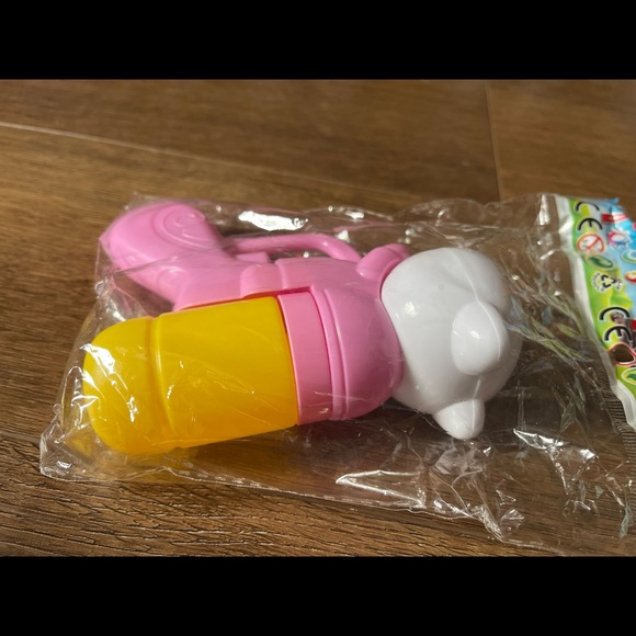 HELLO KITTY-NWT Character Water Shooter - Picture 5 of 7
